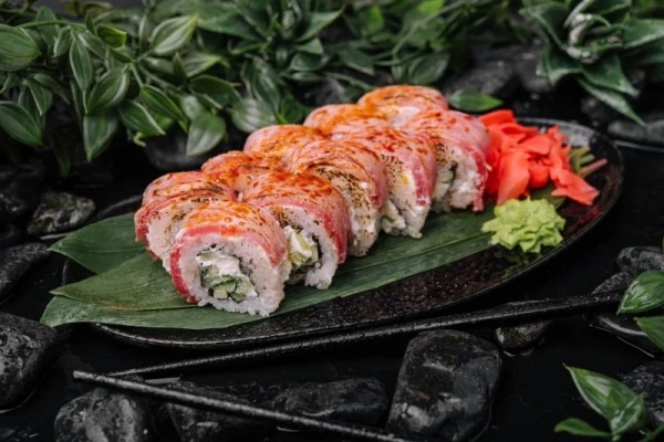 Ролл Rozi Tataki