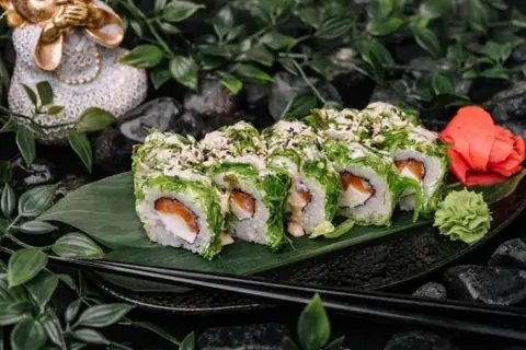 Ролл Wakame