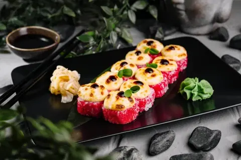 Запечённый ролл с курицей